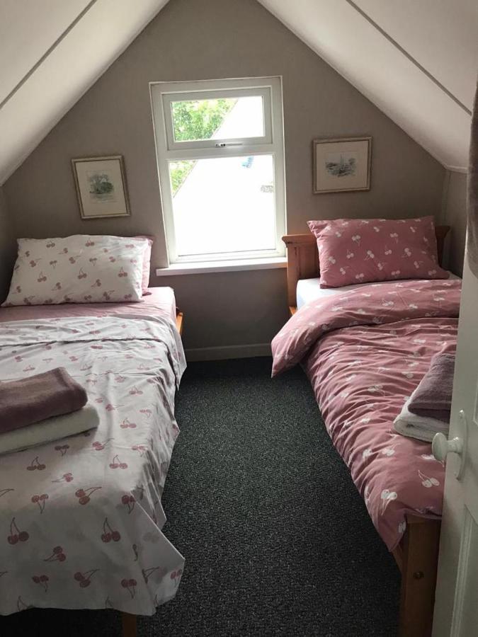 Rose Cottage: Delightful 4 Bedroom Detached Home Portrush Bagian luar foto