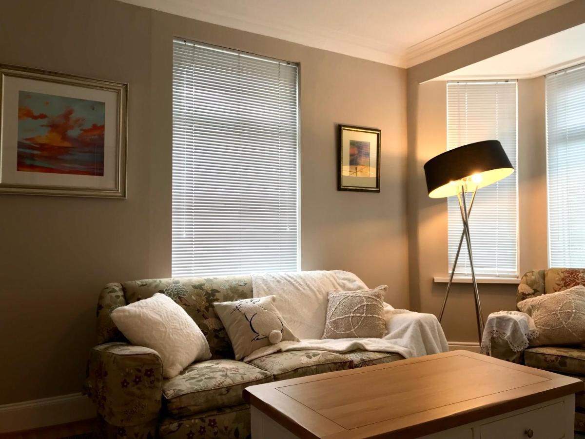 Rose Cottage: Delightful 4 Bedroom Detached Home Portrush Bagian luar foto